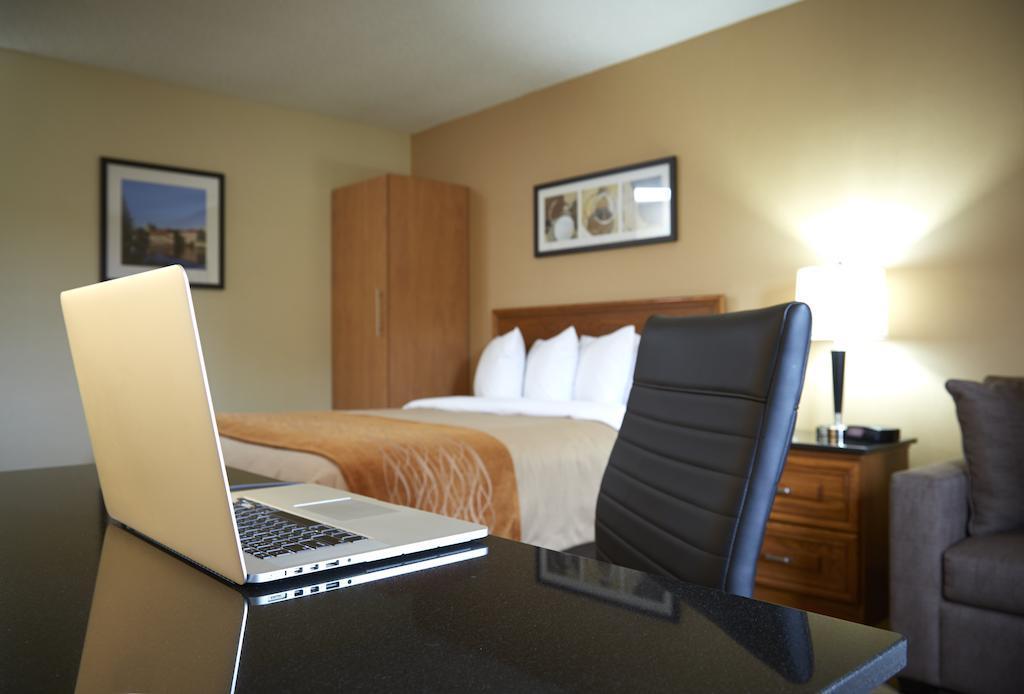 Comfort Inn South Shore Boucherville Exterior foto